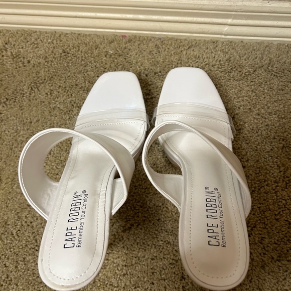 White platform high heels - Picture 6 of 10